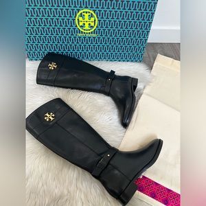 Tory Burch boots 👢🥰